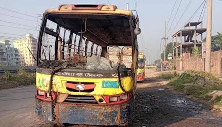 ডেমরায় বাসে আগুন, ঘুমন্ত অবস্থায় হেলপারের মৃত্যু