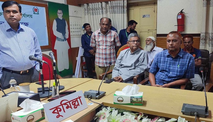 কুমিল্লা-৫ আসনে বিএনপির সাবেক ভাইস চেয়ারম্যান শওকত মাহমুদের মনোনয়নপত্র দাখিল