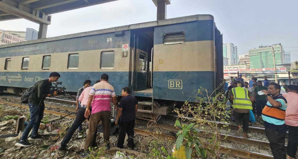 তেজগাঁওয়ে যমুনা এক্সপ্রেসের বগি লাইনচ্যুত