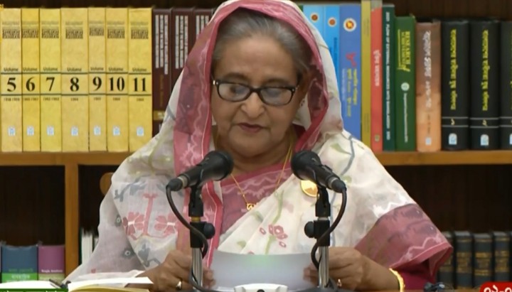 থাইল্যান্ড সফর নিয়ে সংবাদ সম্মেলনে কথা বলছেন প্রধানমন্ত্রী
