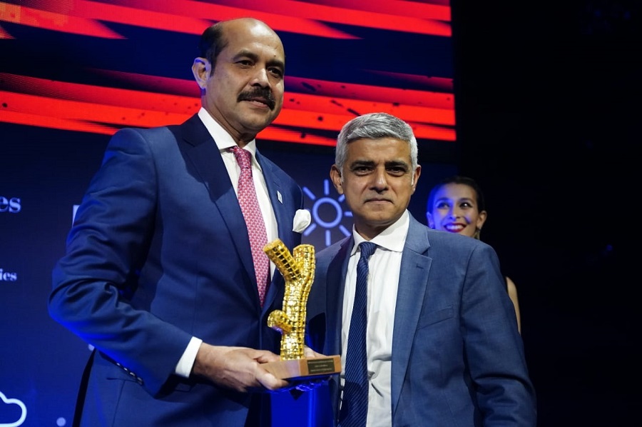 Mayor Atiq receives Bloomberg philanthropy award