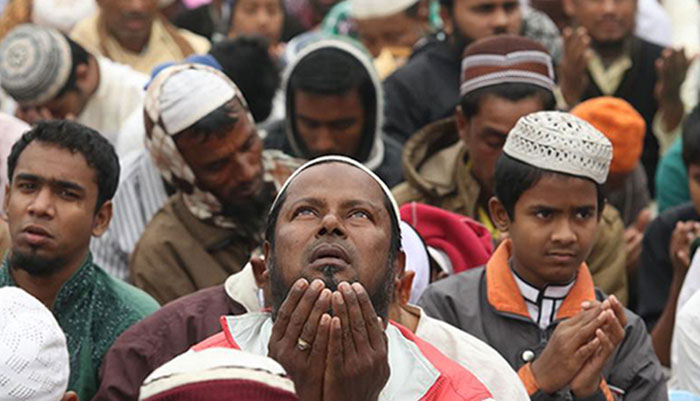 ইজতেমার দ্বিতীয় পর্বের আখেরি মোনাজাত চলছে