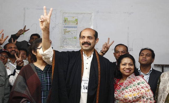 DNCC by-polls: AL candidate Atiqul casts ballot in Uttara
