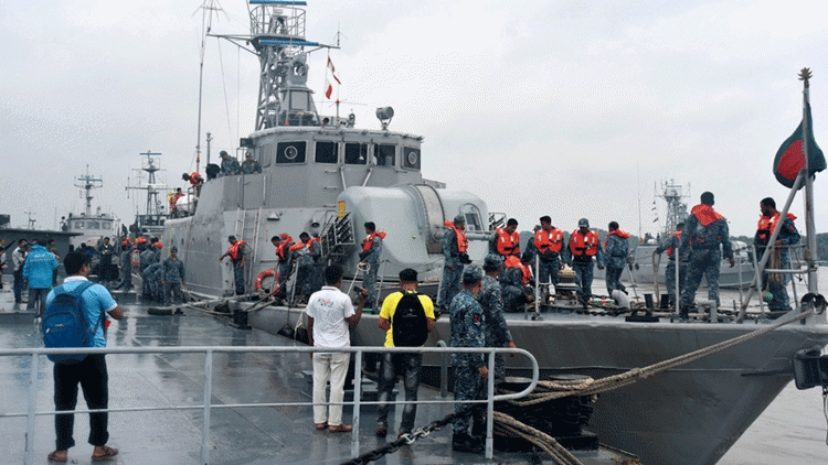 32 navy ships kept ready to fight cyclone 'Bulbul'