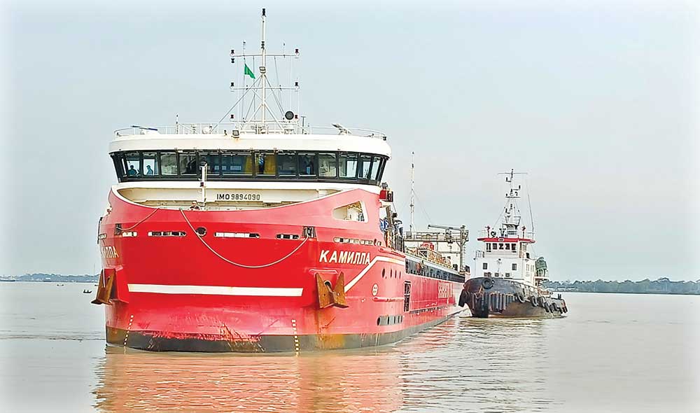 Russian ship carrying machineries for Rooppur power plant arrives at Mongla 