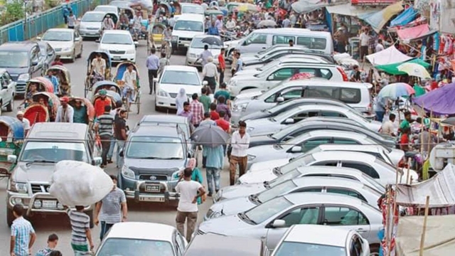 Illegal parking growing in Dhaka due to negligence, indulgence