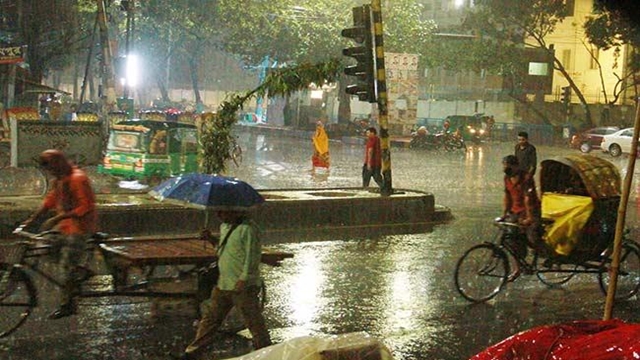 Rain brings relief to Dhaka as cyclone ‘Fani’ approaches