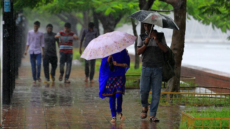 টানা দাবদাহের পর রাজধানীতে স্বস্তির বৃষ্টি