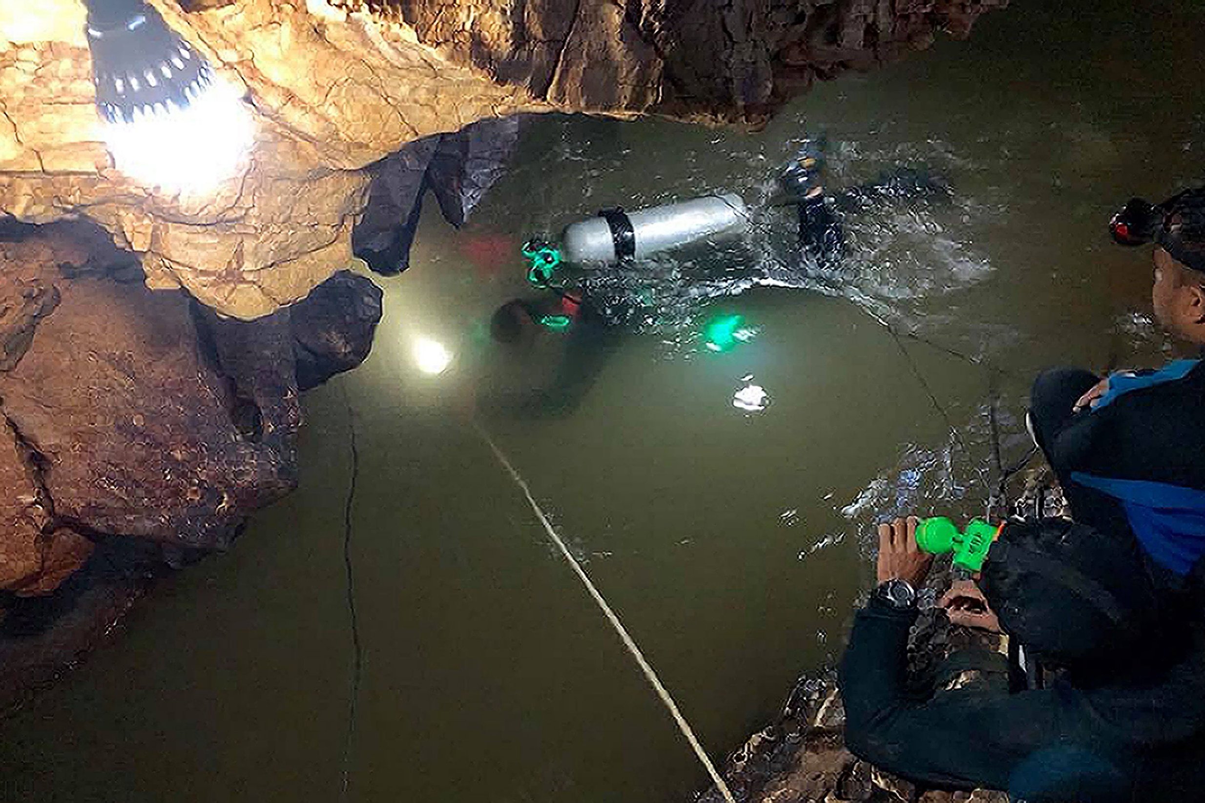 Diver dies in Thailand cave rescue attempts
