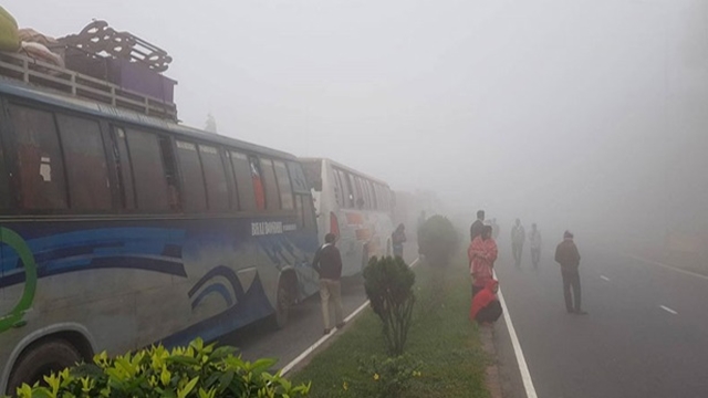Thick fog halts traffic on Bangabandhu Bridge