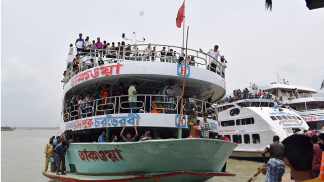 Water transport workers go on indefinite strike