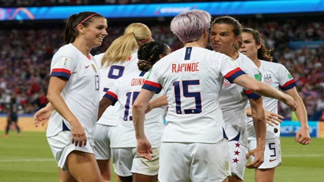 Rapinoe sinks hosts as USA set up World Cup semi-final with England