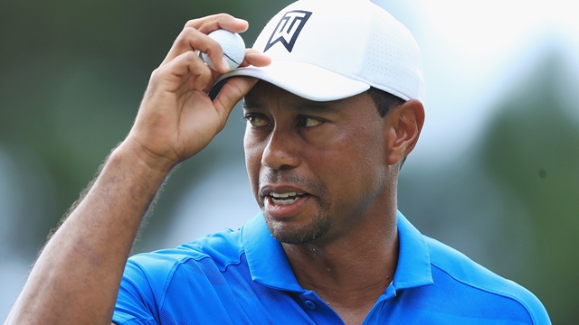 Woods takes three-shot lead at Tour Championship