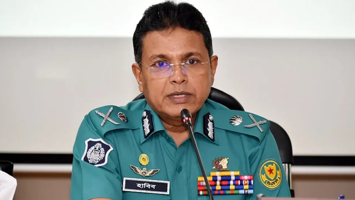 শিক্ষাপ্রতিষ্ঠানের সামনে গাড়ি পার্কিং করা যাবে না : ডিএমপি কমিশনার